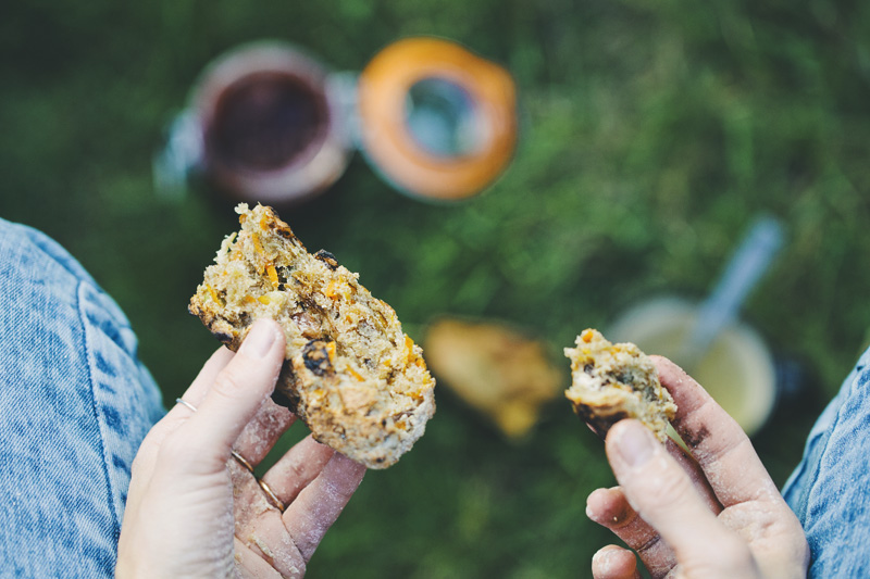 Autumn_plum_stick_bread_10
