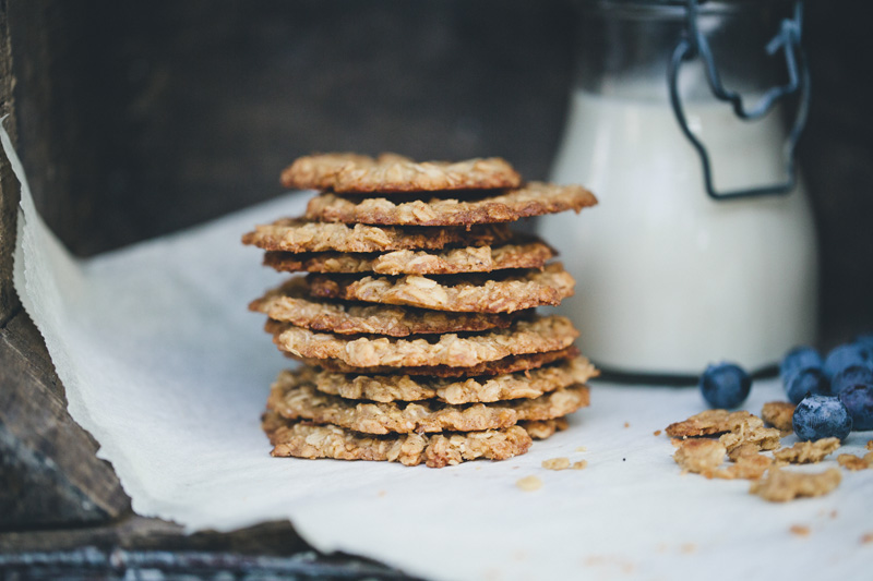 Thin_oat_crisps_1